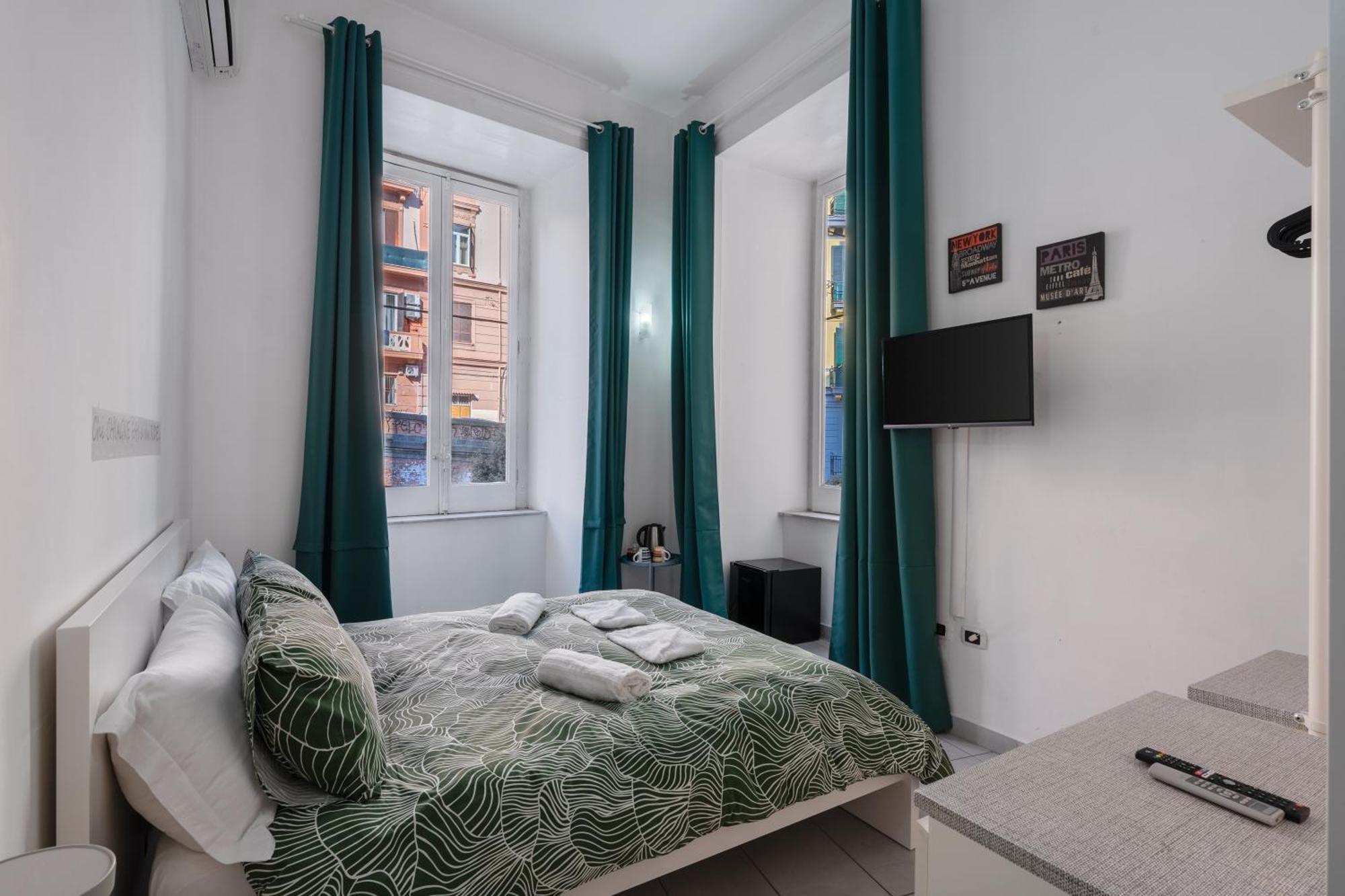 Nina Suites نابولي المظهر الخارجي الصورة