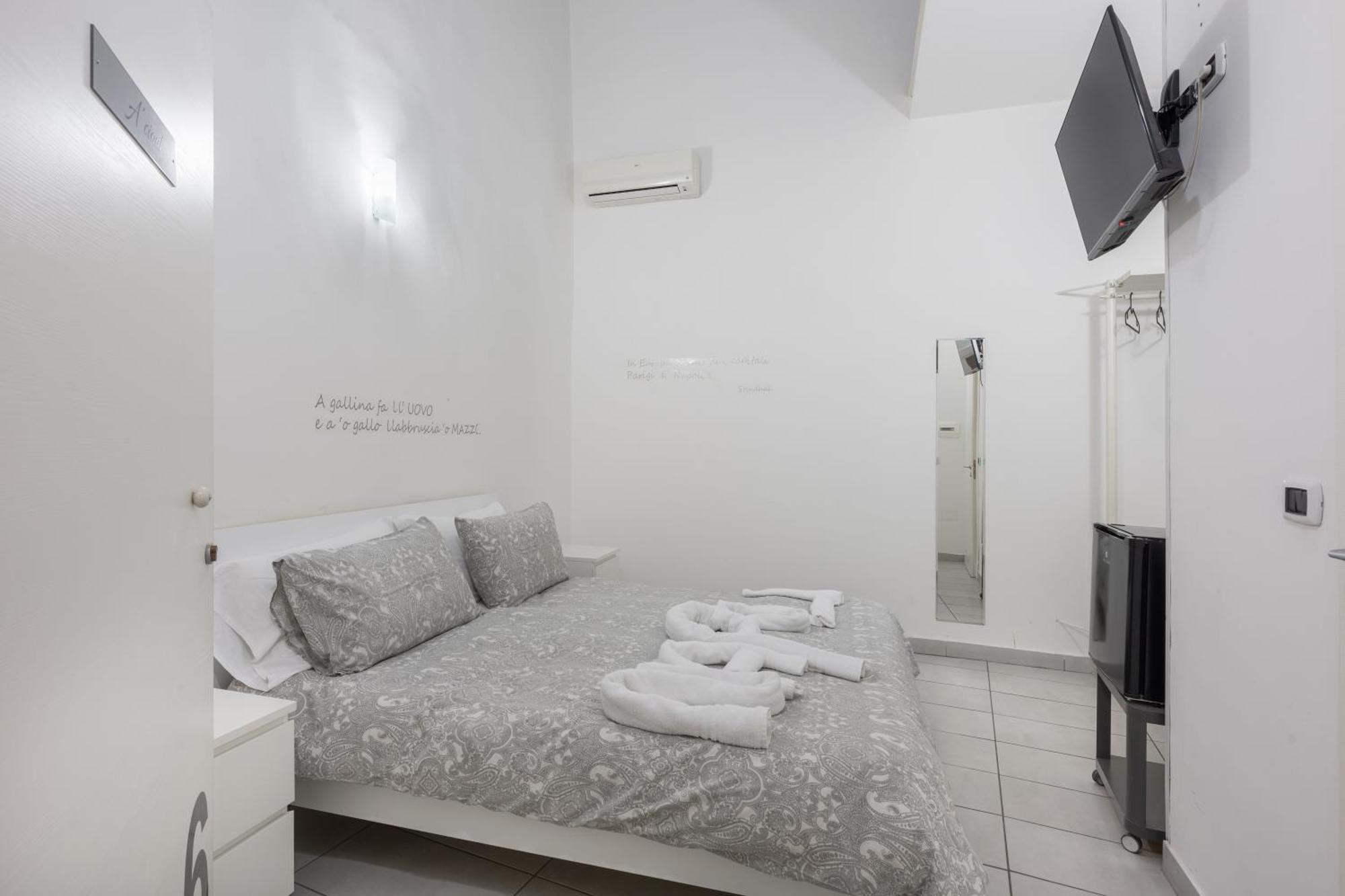 Nina Suites نابولي المظهر الخارجي الصورة